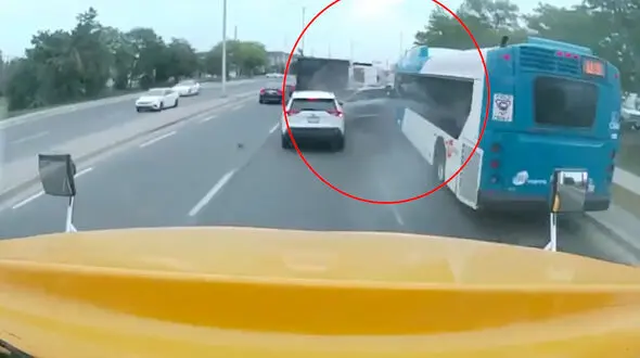 فیلم وحشتناک از بریدن ترمز اتوبوس در  بزرگراه پر ترافیک ! / 9 نفر به خاک و خون کشیده شدند