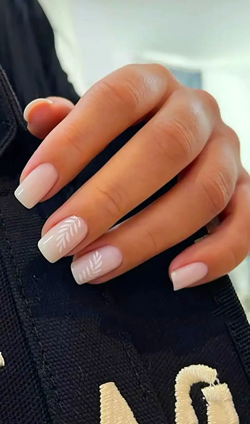 مدل ناخن ساده و مینیمال