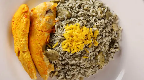 طرز تهیه باقالی پلو با مرغ برای شام امشب + فیلم