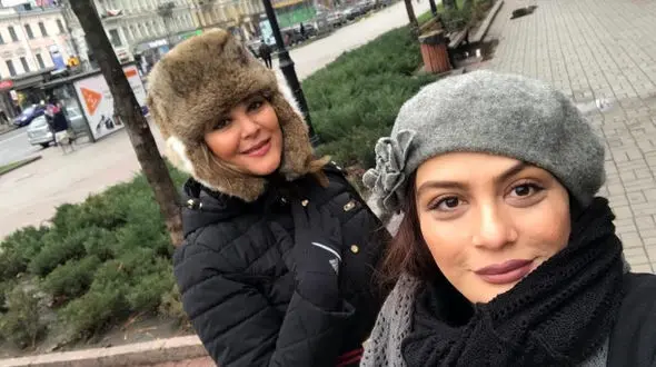 خارج گردی بازیگران زن معروف با تیپ های زمستانه 