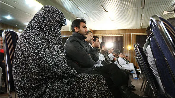  زن جوان نظافتچی با چرب زبانی مخ میلیاردر مشهدی را زد / 12 میلیارد تومان طلا و جواهر بوی فضولات حیوانی می داد !