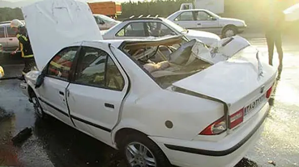 مرگ 2 مسافر در تصادف تویوتا کمری و سمند/عکس مچاله خودروها