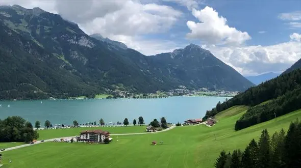 ببینید / نماهنگ بی کلام آرامش بخش وتصاویر دیدنی و زیبا از کوه آلپ + فیلم