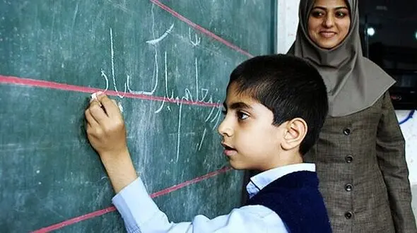 جذب معلم از میان دانشجویان دانشگاه‌های برتر بدون آزمون