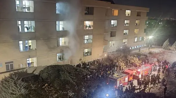 آتش سوزی وحشتناک در خوابگاه دانشجویی اصفهان / دود دانشجویان را محاصره کرد 