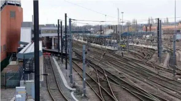 خودکشی عجیب زوج انگلیسی در ایستگاه راه آهن+عکس