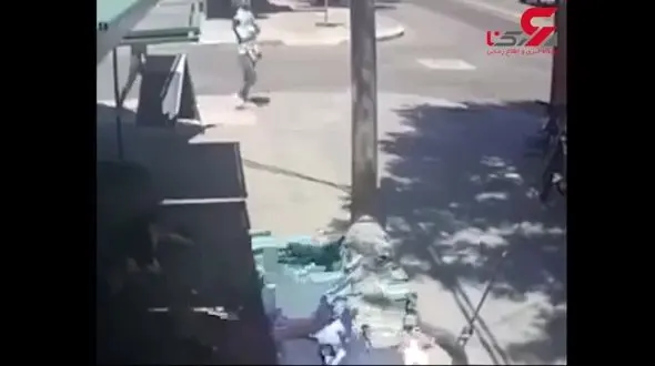 درس خشن یک مرد جوان به سارق دوچرخه+ فیلم دلخراش