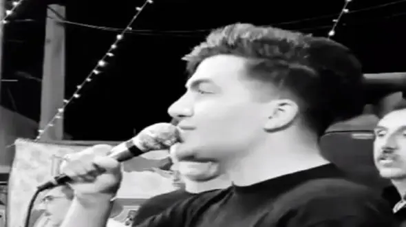 آواز محلی؛ پسر به عشقش نرسیده خودش میخواس ولی ننش نمیذاشت خوند فک و فامیلشو رگبار بست