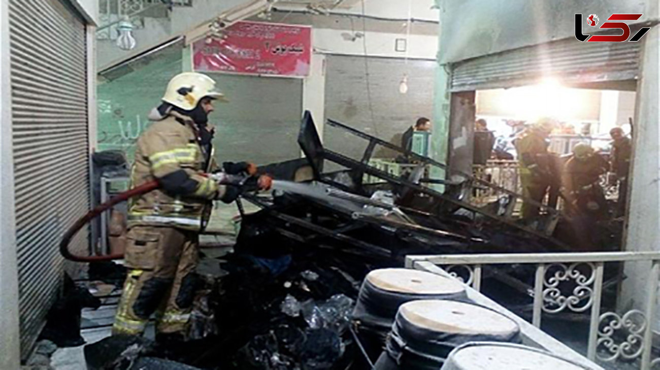 مهار آتش سرکش فروشگاه پوشاک در بازار تهران+عکس