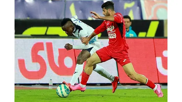  منشا: با طارمی دوست هستم و رقابتی با هم نداریم/ می‌خواهیم خط حمله پرسپولیس را بیمه کنیم 