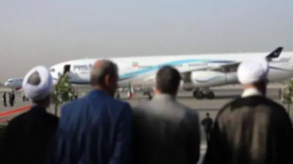  فرار مقامات از ترس ناآرامی ها با چمدان های پول از ایران !