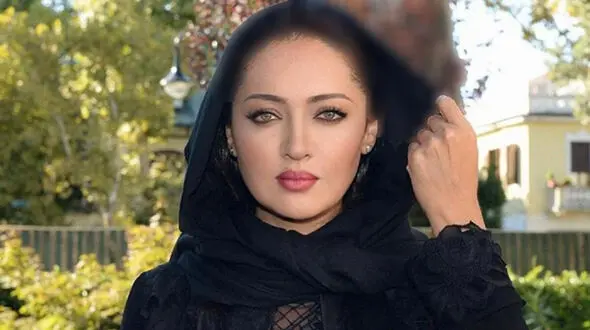 اولین عکس از 2 پسر و یک دختر کوچولی نیکی کریمی / تغییر چهره جذاب خانم بازیگر بعد از مادرشدن در 50 سالگی!