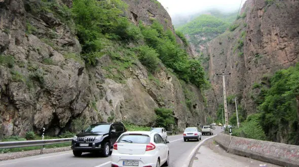 جاده کندوان یک‌ طرفه شد/ ارتفاعات شمال مه‌آلود و پایین‌دست بارانی
