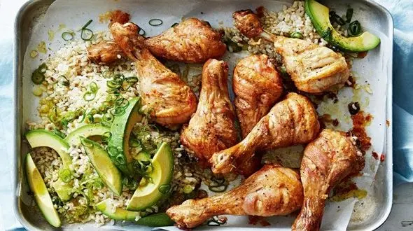 راغ مرغ کبابی در فر با عطر سیر و آویشن