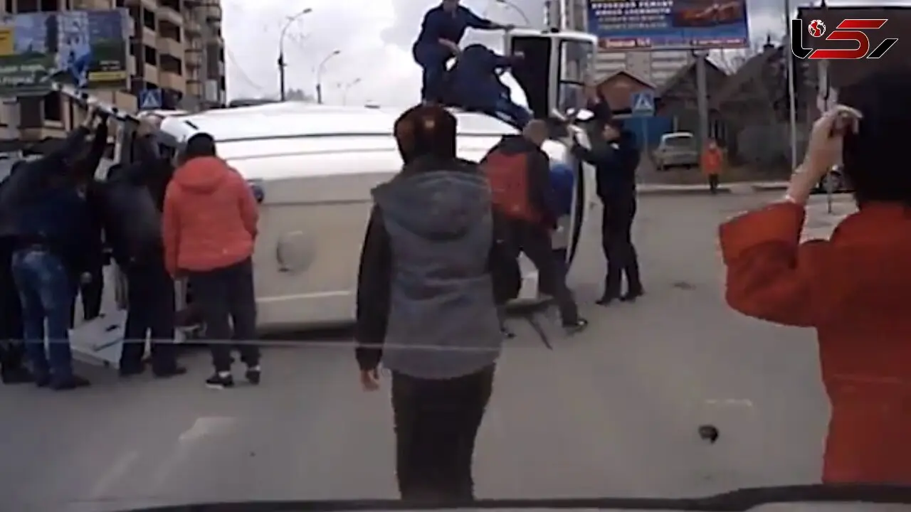 حادثه تلخ برای  آمبولانس هنگام انتقال بیمار به بیمارستان + فیلم و عکس