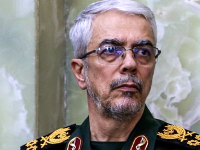 عکس سفر در زمان / «سرلشکر باقری» به همراه معاونان اش در کربلا /  سال 1402