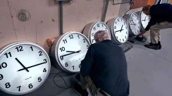 چرا ترامپ در پی حذف تغییر ساعت تابستانی است؟