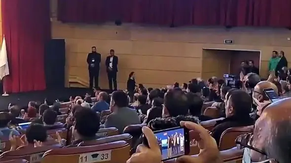 فیلم جنجالی خانم مهندس بعد از کشف حجاب  در مراسم رسمی ! / زینب کاظم پور چه گفت ؟!