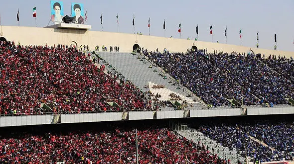 دخترانی که با لباس پسرانه وارد ورزشگاه شده بودند، شناسایی شدند