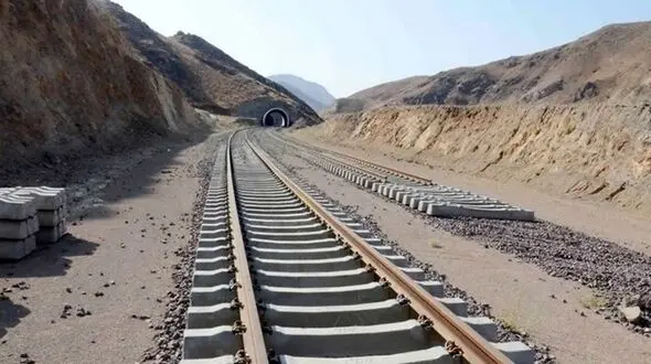 راه آهن رشت- آستارا هیرکانی را از ثبت جهانی خارج نمی کند؟/ سمیه رفیعی:هیچ مطالعه ای که ضرورت این راه آهن را تثبیت کند انجام نشده است!