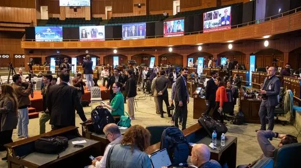 تصاویر حضور صدها خبرنگار برای پوشش مذاکرات ایران و آمریکا در اسلام‌آباد