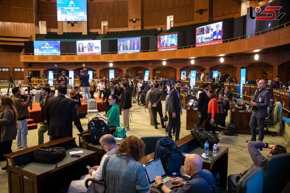 تصاویر حضور صدها خبرنگار برای پوشش مذاکرات ایران و آمریکا در اسلام‌آباد
