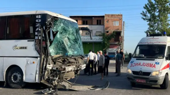  تصادف اتوبوس و مینی بوس در آمل / 16 نفر زخمی شدند + عکس