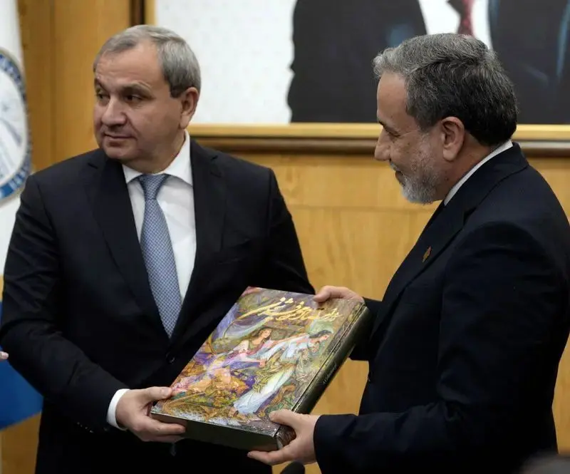 سید عباس عراقچی، معاون وزیر امور خارجه ایران، در جمع اساتید و دانشجویان دانشگاه دولتی باکو