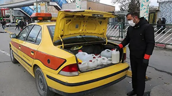 اقدام پیشگیرانه کرونایی برای تاکسیران های سنندج 