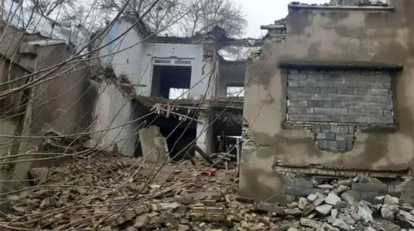 فیلم / 2 کشته در ریزش ساختمان متروکه کرمانشاه