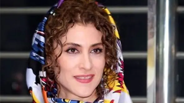 فیلم تحقیرآمیز از کارگری ویشکا آسایش بازیگر نقش قطام  در  رستوران خارجی /  گریه ها و فریادهای خانم بازیگر به مشتری آمریکایی