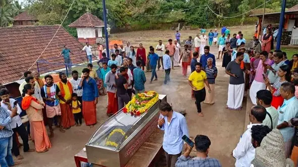 تشییع و خاکسپاری باشکوه یک تمساح!