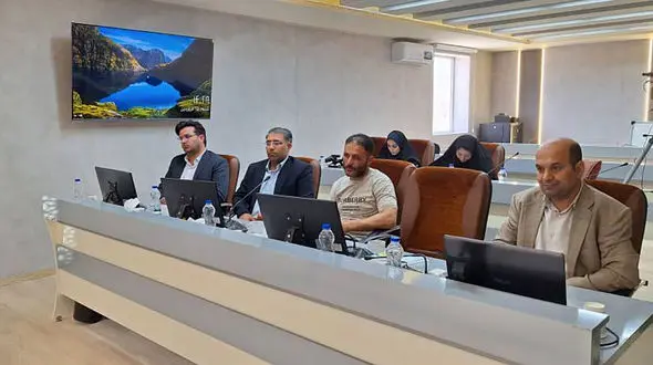 تقدیر از پاکبان اردبیلی در شورای شهر/ فیلم تلاش خالصانه اش برای گشودن فاضلاب شهری مورد توجه قرار گرفته بود + عکس