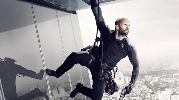 ترسناک ترین حرکات بدلکاران جهان + عکس