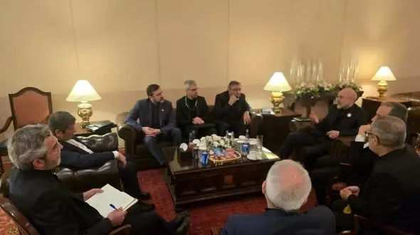 منبع آگاه ایرانی: طرف آمریکایی با آزادسازی دارایی‌های ایران موافقت کرده اما هیات ایرانی در پی اطمینان از این موضوع است