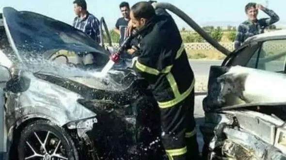 انفجار کپسول گاز پیکان، تویوتا شاسی بلند را به آتش کشید + عکس
