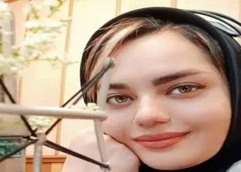 فیلم/ وقتی صدای «مامان پوران» مهرناز مهربان را منقلب کرد / غافلگیری اشک‌آور مجری رادیو در پخش زنده