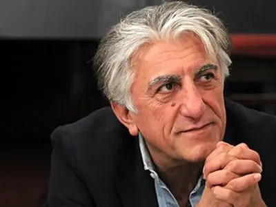 فیلم / ۳ میلیون دلار  هدیه جهانی به دریاچه ارومیه گم شد / کیانیان بازیگر : من تحویل عیسی کلانتری وزیر محیط زیست دادم کاش خودم نظارت می کرد مشخص نیست چه شد ؟!