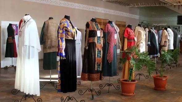 جهان به سمت حجاب پیش می رود /  فرانسه و ایتالیا خریداران لباس های طراحان ایرانی + فیلم