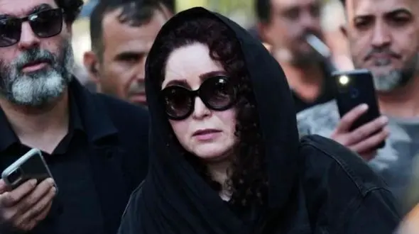 فیلم/ بازیگرانی که ژاله صامتی را در سخت‌ترین روز زندگی‌اش تنها نذاشتند؛ حضور بیتا سحرخیز، علیرضا استادی، گیتی قاسمی و... در مراسم ختم مادر ژاله صامتی/ روحش شاد