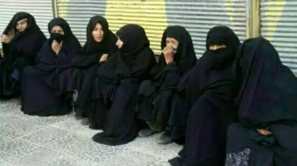 نماینده مجلس:به قالیباف گفتیم، زنان در لرستان در میدان می ایستند تا برای کارگری ساختمان برده شوند /خانم خزعلی نتایج کارهایش تاکنون را اعلام کند