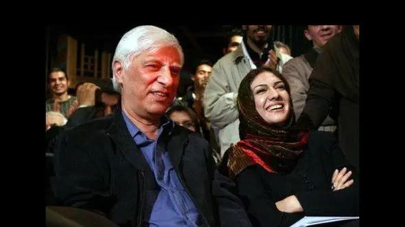 پسربچه‌ای چموش٬ پشت چهره‌ای جدی!