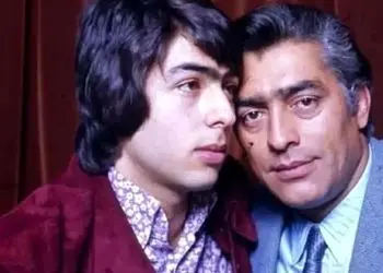 عکس/سفر در زمان/ عکس فردین به همراه پسرش «سعید» در یک کافه در تهران دهه ۵۰ | گلی شی