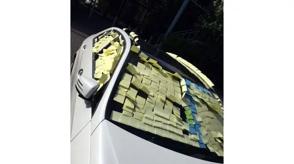 تنبیه عجیب راننده بنز به خاطرپارک در پارکینگ دیگران+ تصاویر