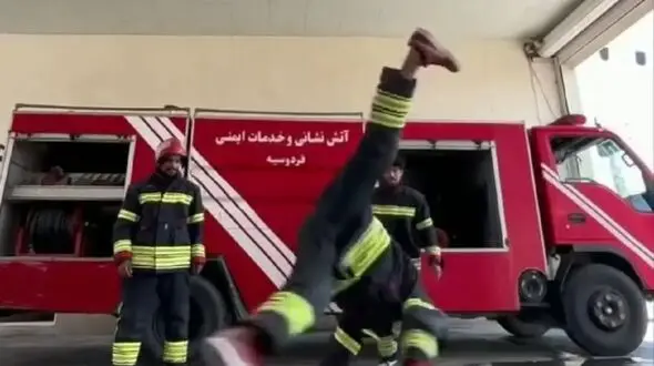 فیلم آواز و رقص شاد آتش نشانان ! /  رقص هلیکوپتری و جذاب 3  آتش نشان ایرانی / چقدر با استعداد در ایستگاه آتش نشانی
