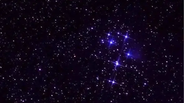 فردا شب این ستاره ها را با چشم غیر مسلح ببینید/مقارنه ماه و ستاره درخشان دبران