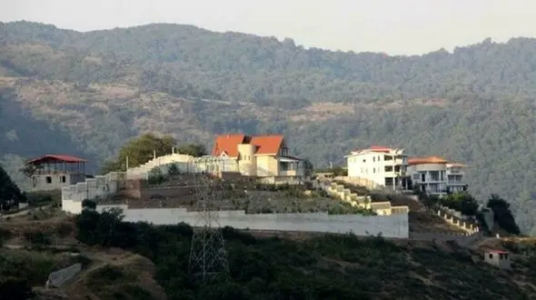 سرایت کوه خواری از شمال ایران به کالبد تمام کوهستان های کشور/ متجاوزان با پرداخت رشوه، کوه ها را می خورند