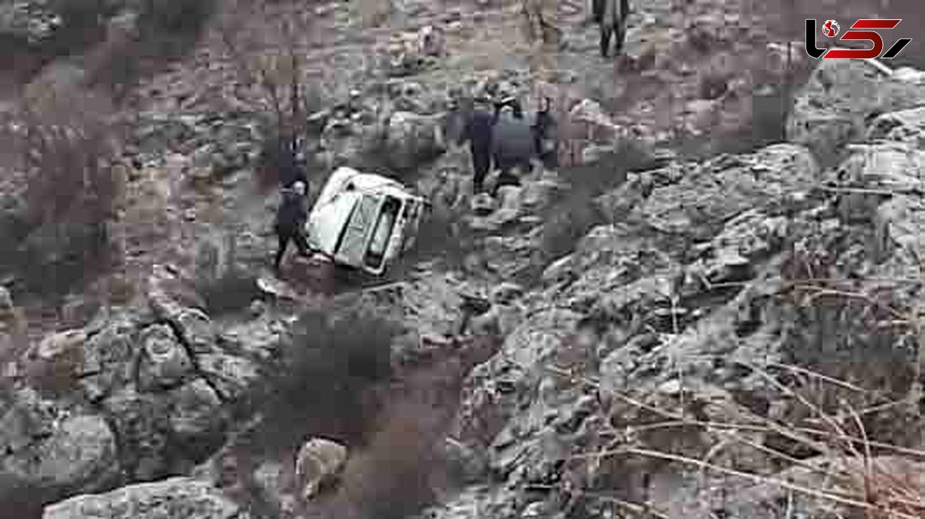 سقوط یک خودرو به دره در رازمیان 