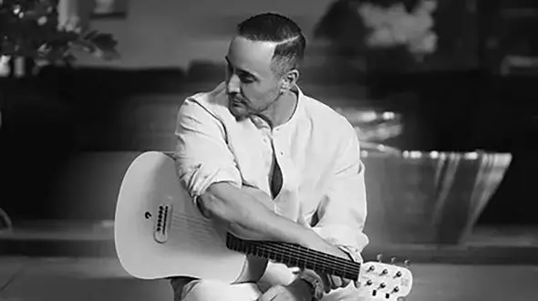 دانلود آهنگ باشکوه ناصر زینعلی / با همین دستا میام اشکاتو پاک می کنم