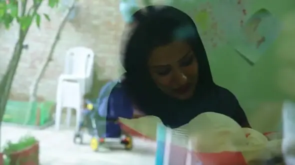 شگرد جالب مامان مژگان برای نوزادان معتاد + فیلم